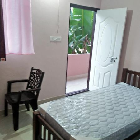 Metro Mens Hostel Kochi Extérieur photo