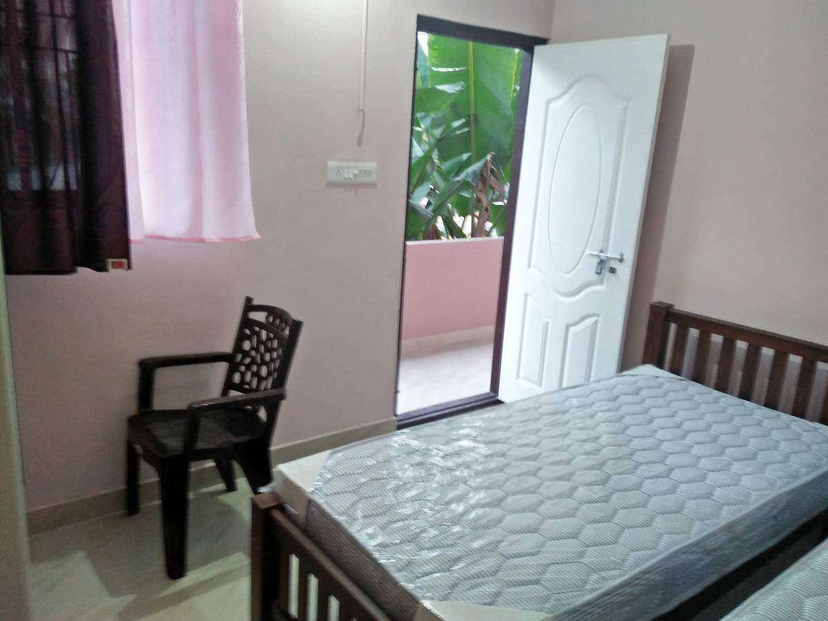 Metro Mens Hostel Kochi Extérieur photo